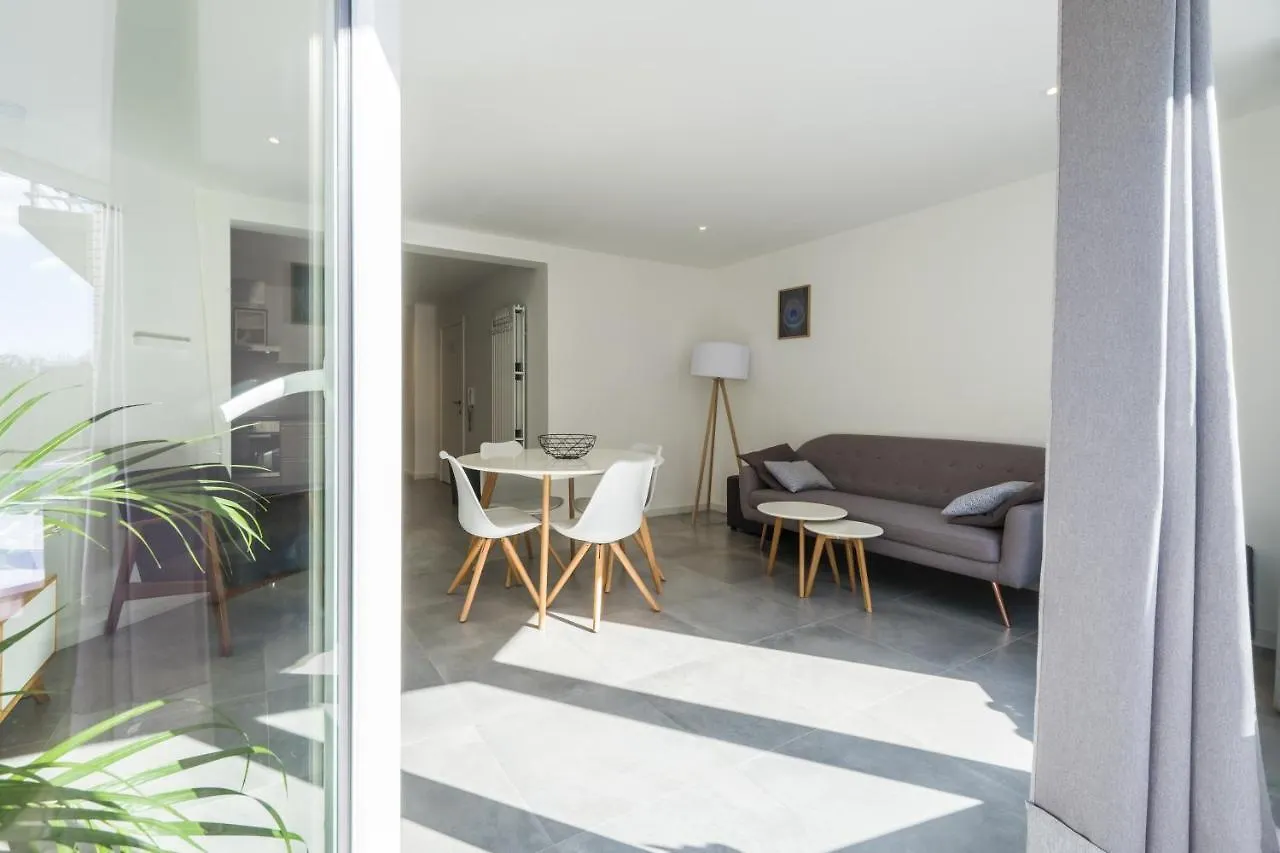Luxury Apartment With Free Parking location